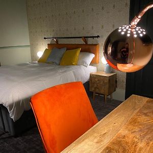Camera standard con letto king size